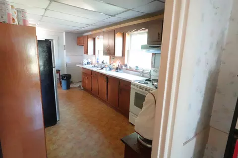157 S Croswell Rd S #157, Farmington, ME 04938