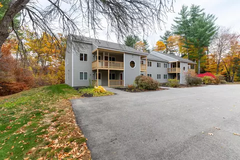 77 Northbrook Cir #E33, Conway, NH 03860