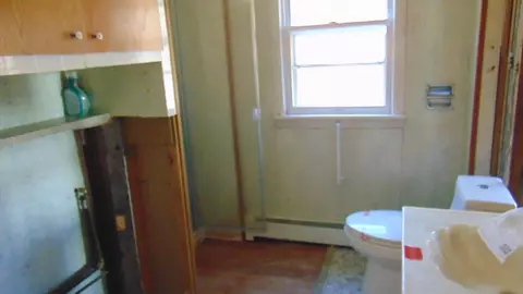 Bath - 30 New Hampshire St, Millinocket, ME 04462 photo 1 of 2