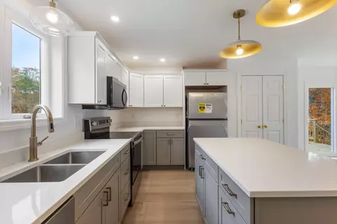295 Bean St # -B, Livermore, ME 04253