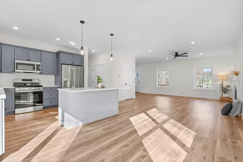 Living - 234 Me-236, Berwick, ME 03901 photo 1 of 4