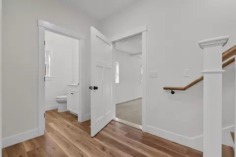 Entry Way - 234 Me-236, Berwick, ME 03901 photo 2 of 5
