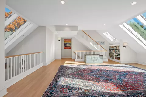 Entry Way - 12 Highview Rd, Freeport, ME 04032 photo 2 of 7