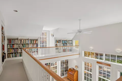 Entry Way - 12 Highview Rd, Freeport, ME 04032 photo 3 of 7