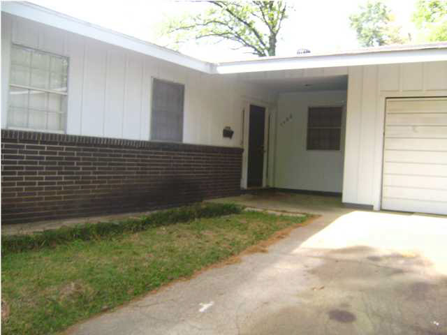 1102 N Greenbriar, Jackson, MS 39211 photo 1