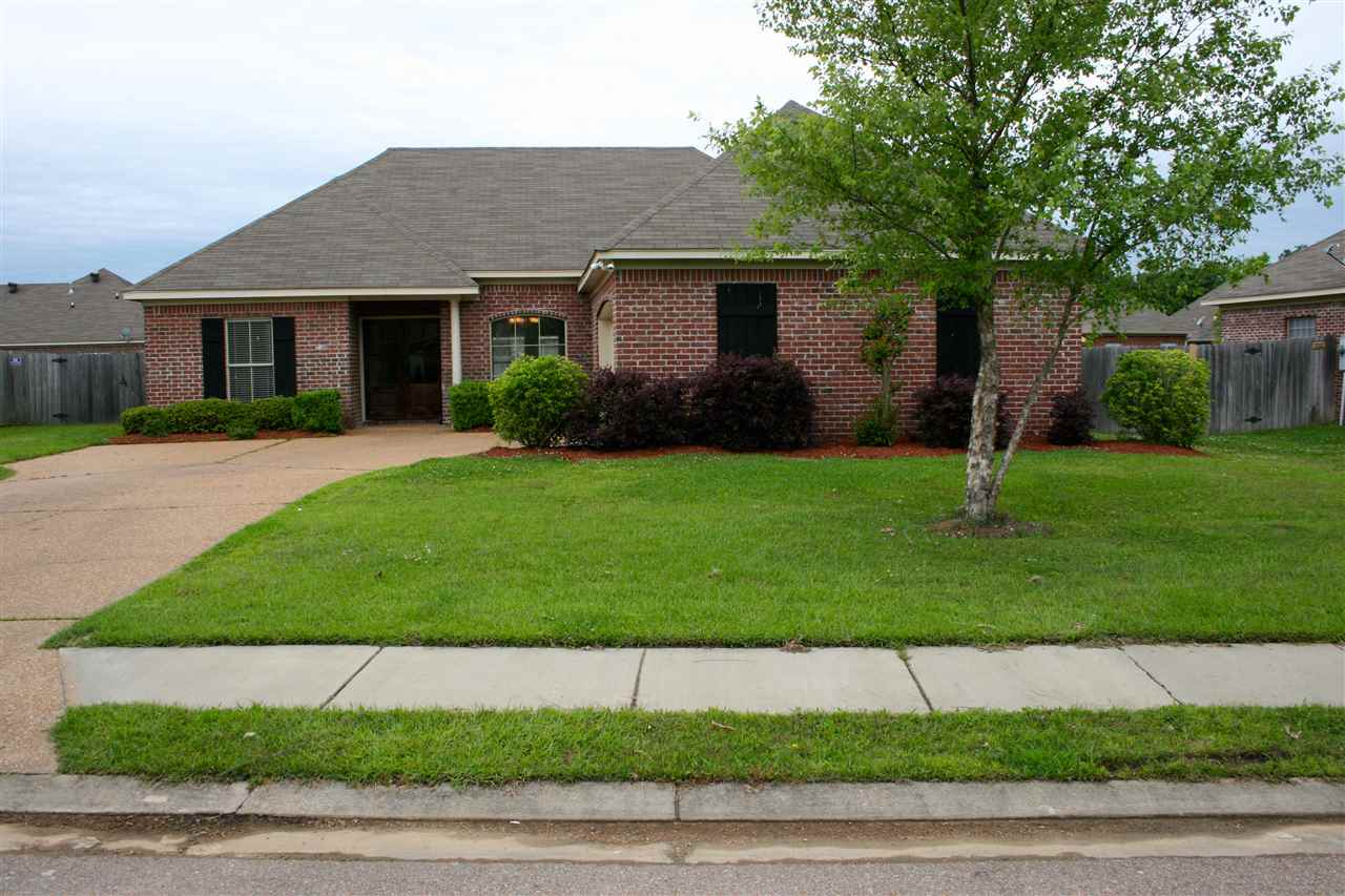 140 Creekside Dr, Canton, MS 39046 photo 1