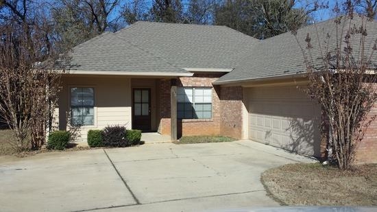 110 Northgate Dr, Canton, MS 39046 photo 1