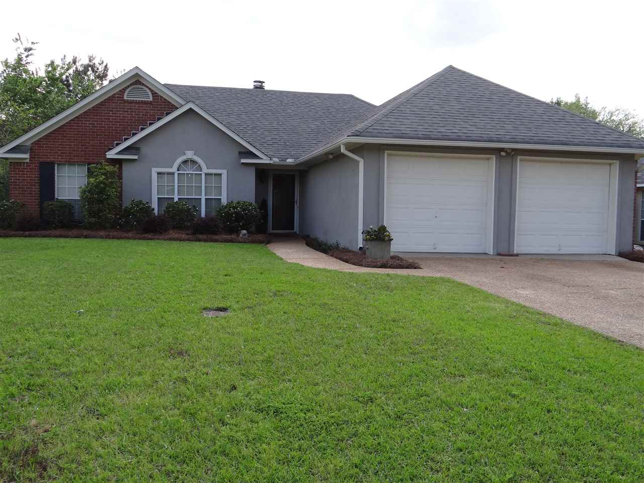 4018 Brookwood Dr, Flowood, MS 39232 photo 1