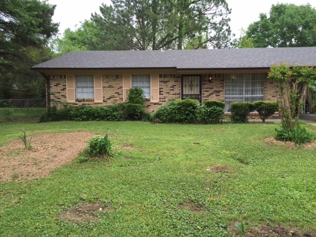 376 James Garfield Cir, Jackson, MS 39213 photo 1