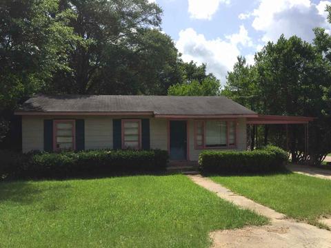 327 4th Ave SW, Magee, MS 39111 photo 1