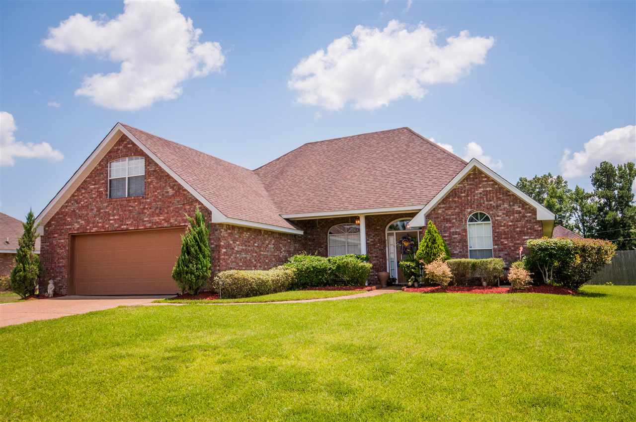 425 Hillandale Dr, Jackson, MS 39212 photo 1