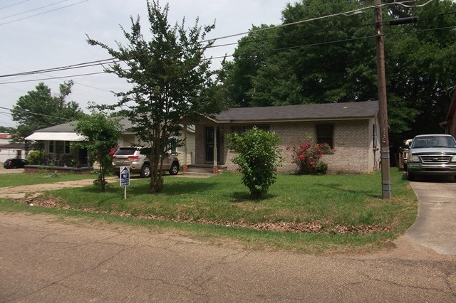 3740 Sunset Dr, Jackson, MS 39213 photo 1