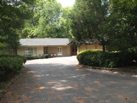 3957 Stuart Pl, Jackson, MS 39211 photo 1
