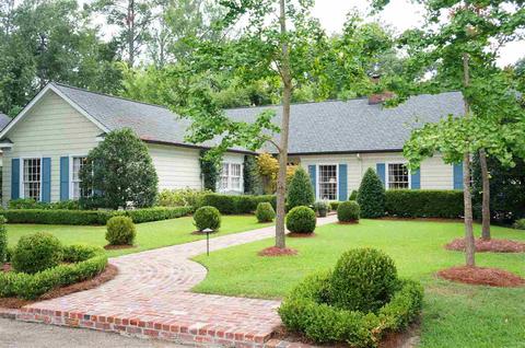 2331 Twin Lakes Cir, Jackson, MS 39211 photo 1