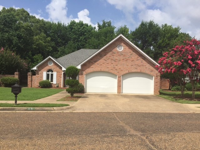 83 Autumn Hill Dr, Jackson, MS 39211 photo 1