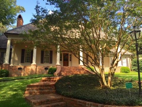4210 N Honeysuckle Ln, Jackson, MS 39211 photo 1