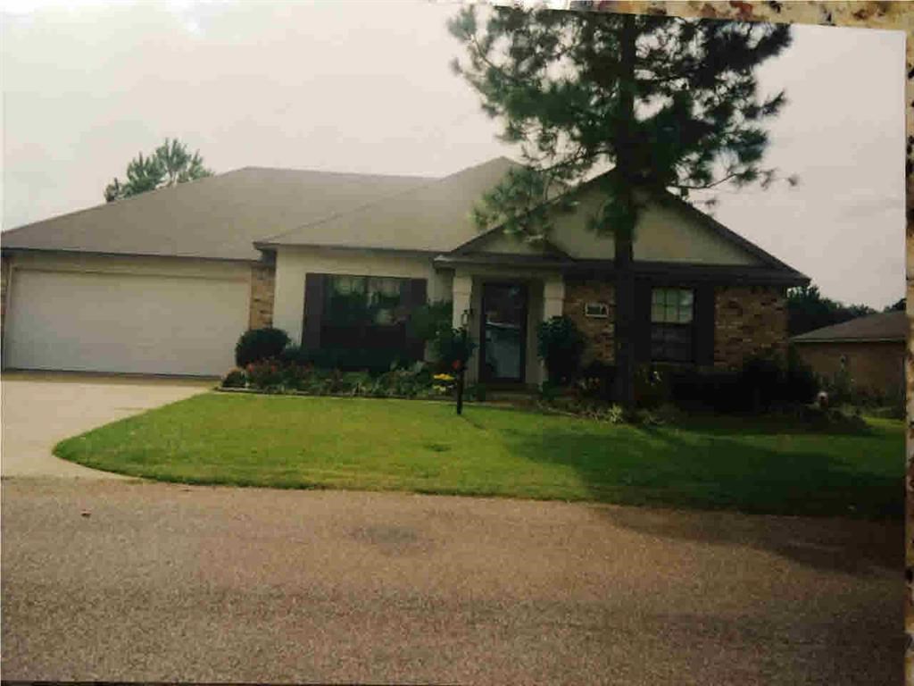 318 Avondale Dr, Clinton, MS 39056 photo 1