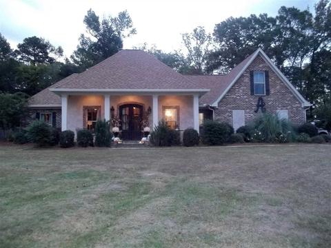 145 Whitetail Blvd, Florence, MS 39073 photo 1