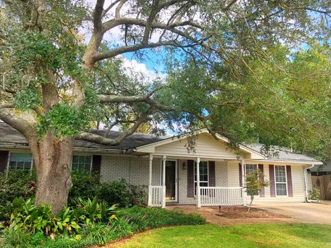 2120 Rustwood Dr, Biloxi, MS 39532 photo 1
