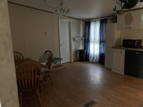 8521 Division Dr, Moss Point, MS 39562 photo 5