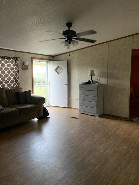 8521 Division Dr, Moss Point, MS 39562 photo 3