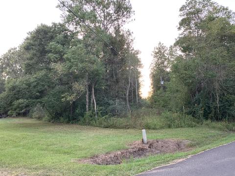 8521 Division Dr, Moss Point, MS 39562 photo 11