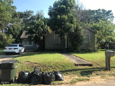 3812 Cedar St, Moss Point, MS 39563 photo 1
