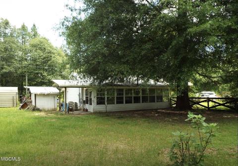 1622 Riverside Rd, State Line, MS 39362 photo 1
