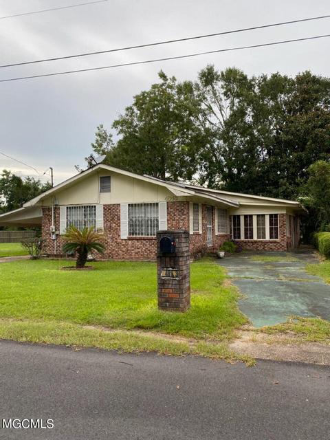 4843 Saphire Ave, Moss Point, MS 39563 photo 1