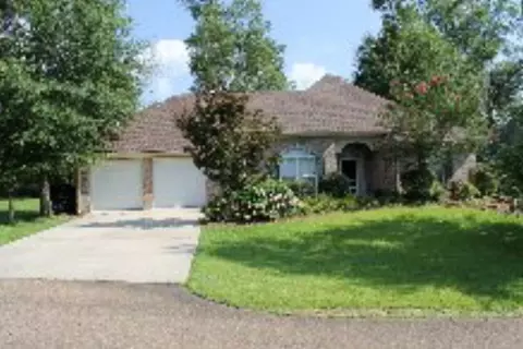 106 Pointe Dr, Summit, MS 39666 photo 1