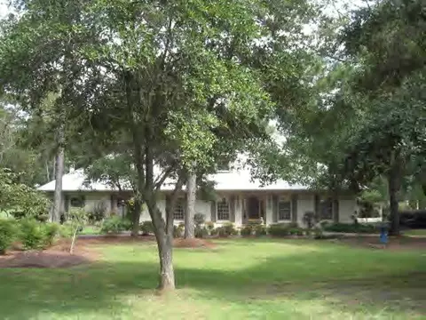 300 Cherokee Dr, Mccomb, MS 39648 photo 1