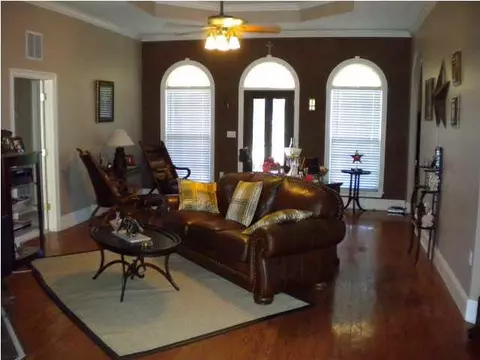 173 Grandview Dr, Florence, MS 39073 photo 3