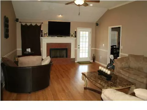908 Eagles Nest Dr, Byram, MS 39272 photo 2