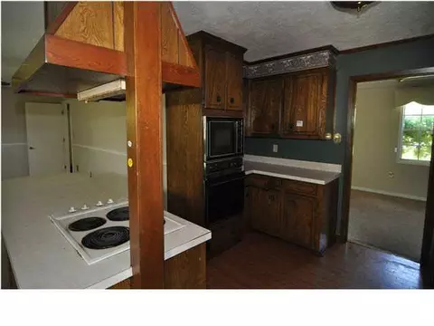 305 Melrose Dr, Jackson, MS 39211 photo 2