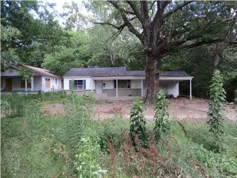 2036 Mcdowell Rd, Jackson, MS 39204 photo 2