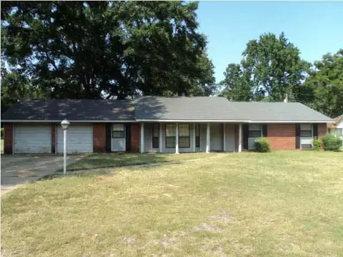 545 Wyatt Cir, Jackson, MS 39206 photo 1