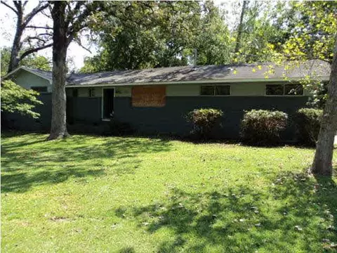 1055 Garden Park Dr, Jackson, MS 39204 photo 1
