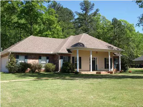 104 Comanche Dr, Terry, MS 39170 photo 1