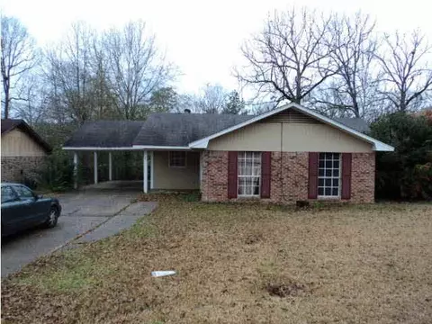 2137 Thousand Oaks Dr, Jackson, MS 39212 photo 1