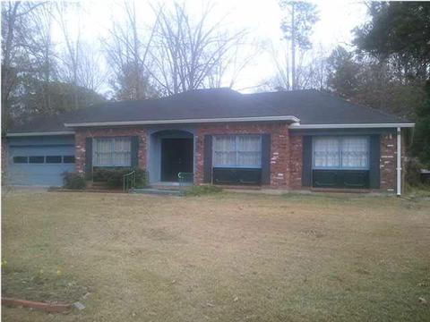 204 Oak Dr, Brandon, MS 39047 photo 1