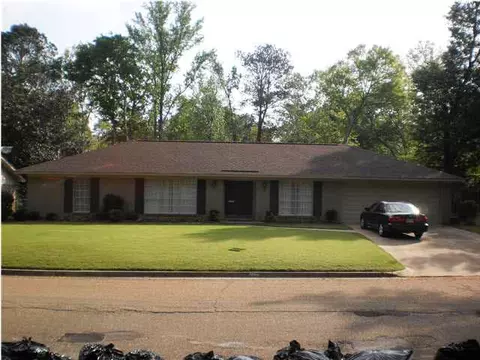 1060 Briarfield Rd, Jackson, MS 39211 photo 1