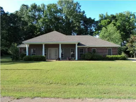 396 Devonport Cir, Raymond, MS 39154 photo 1