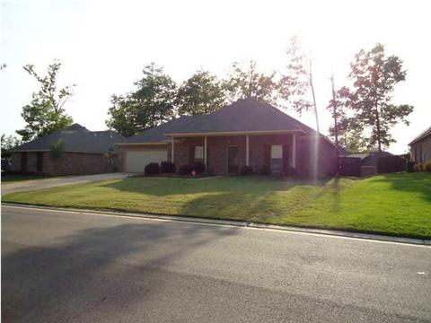 427 Pinebrook Cir, Brandon, MS 39047 photo 1