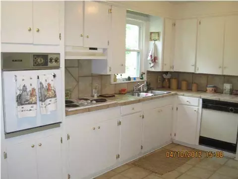 348 Dellwood Dr, Jackson, MS 39212 photo 2