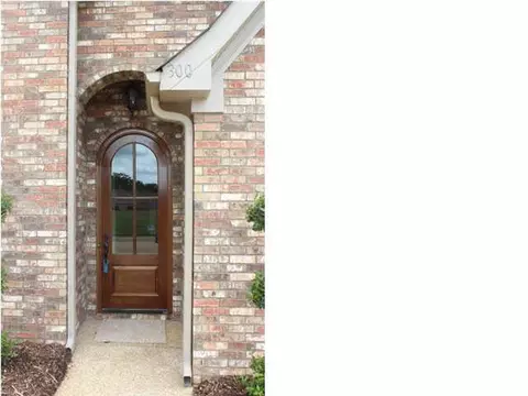 300 Tracey Cove Cv, Brandon, MS 39042 photo 2