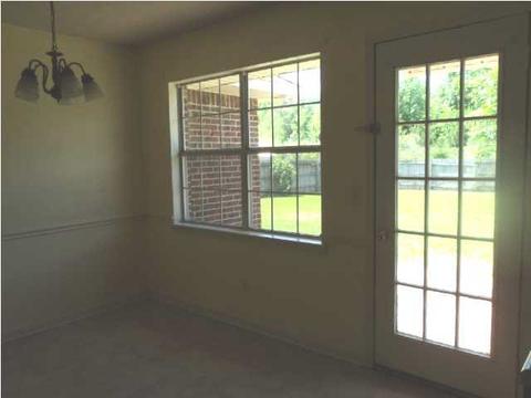 655 Falcon Ln, Florence, MS 39073 photo 6