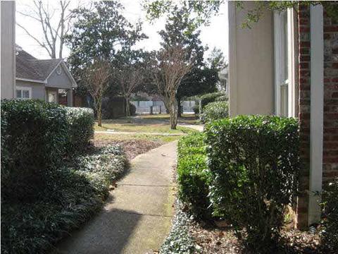 1017 Bayridge Dr, Jackson, MS 39211 photo 3