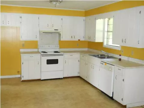 685 Robinson Rd, Grenada, MS 38901 photo 2
