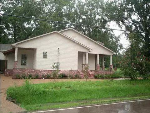 131 Jackson St, Flora, MS 39071 photo 2