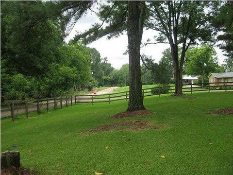 201 Montgomery St, Edwards, MS 39066 photo 2
